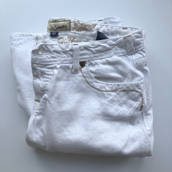 J & Company Distressed White Jeans Embroidery 31 - Picture 1 of 8
